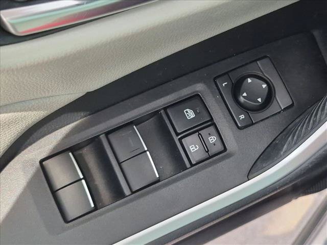 Used 2021 Toyota RAV4 XLE Premium FWD image 15
