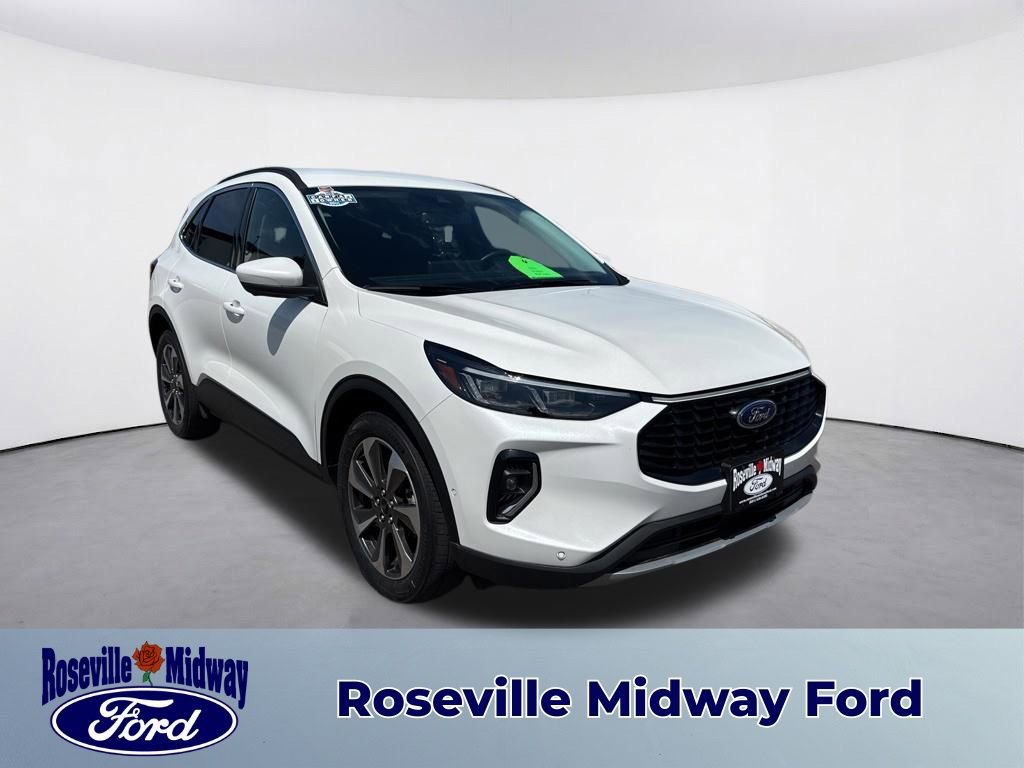 Used 2023 Ford Escape Platinum w/ Premium Technology Package AWD/4WD 360° Tour