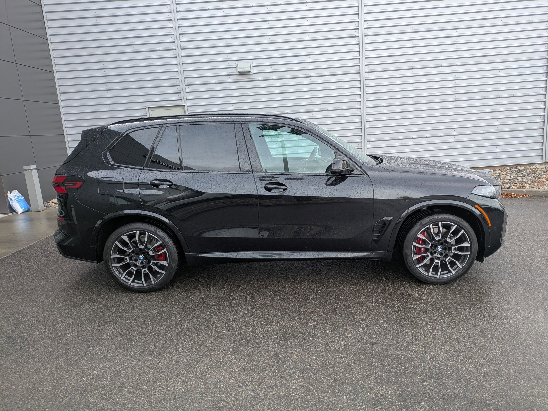 Used 2025 BMW X5 M60i image 2