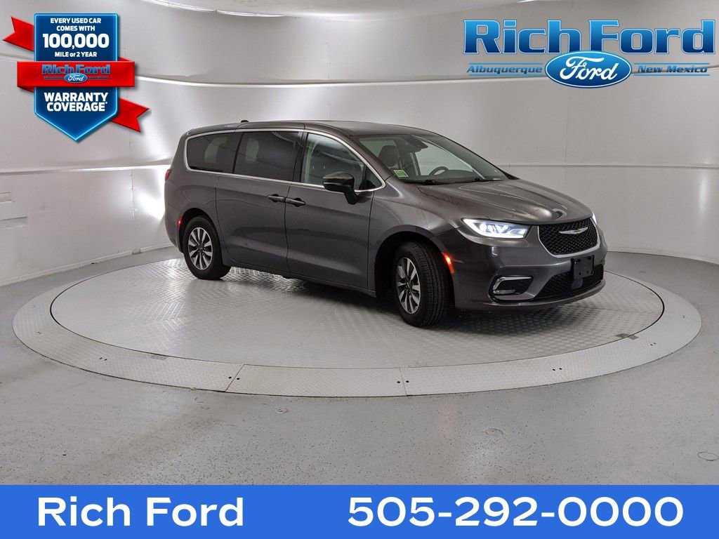 Used 2023 Chrysler Pacifica Touring-L
