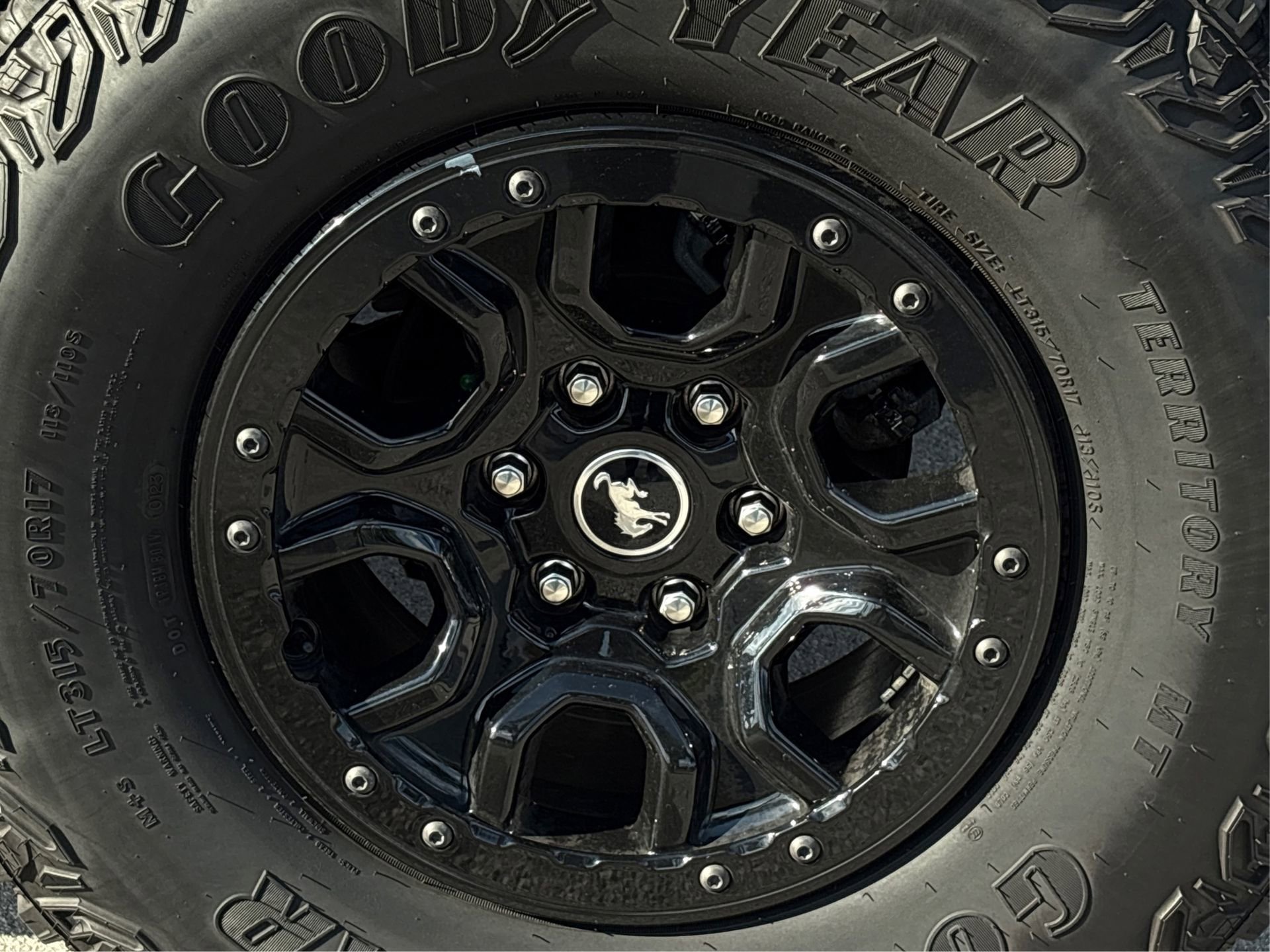 Used 2023 Ford Bronco Wildtrak image 13