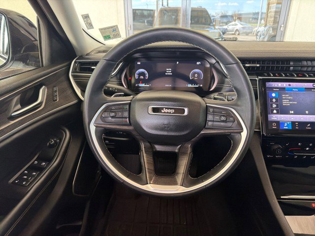 Used 2023 Jeep Grand Cherokee L Limited w/ Luxury Tech Group II image 21