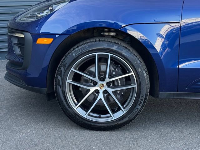 Certified 2025 Porsche Macan image 11