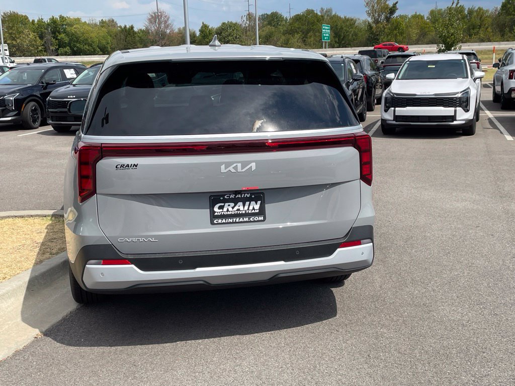 New 2027 Kia Carnival FWD image 6