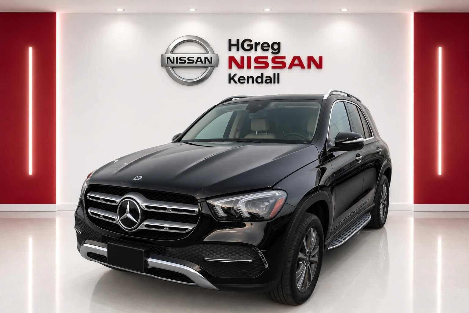 Used 2023 Mercedes-Benz GLE 350 w/ Premium Package image 3