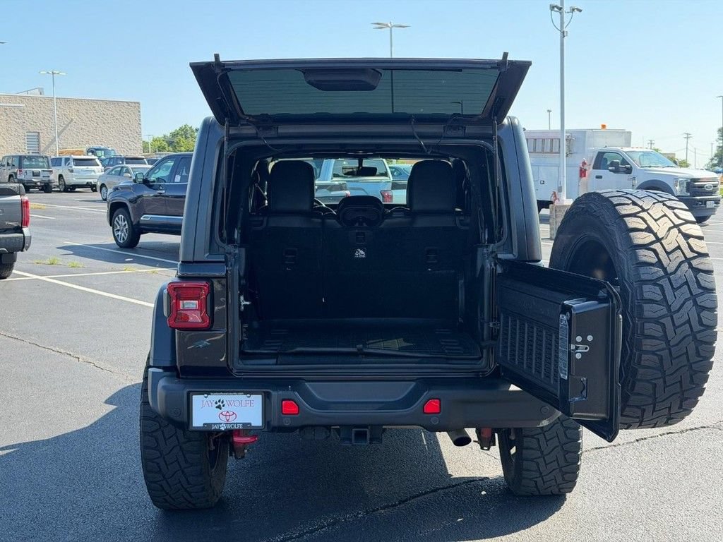 Used 2018 Jeep Wrangler Unlimited Rubicon AWD/4WD image 4
