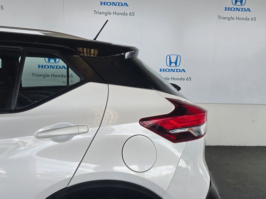 Used 2020 Nissan Kicks SV FWD image 18