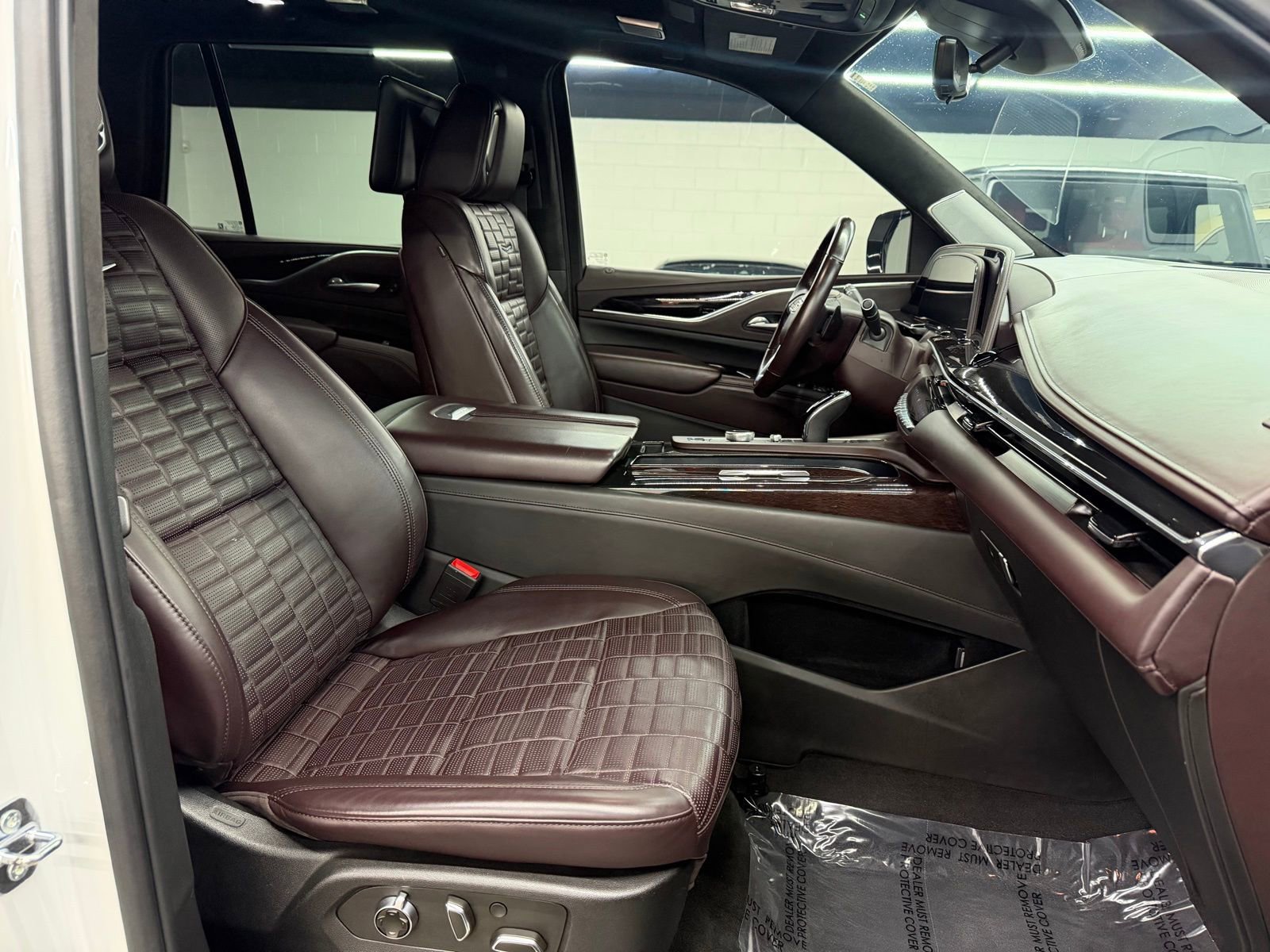 Used 2023 Cadillac Escalade Sport Platinum w/ LPO, ONYX Package image 26