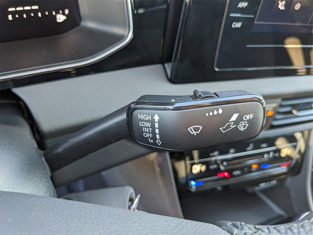 Used 2025 Volkswagen Jetta S image 28