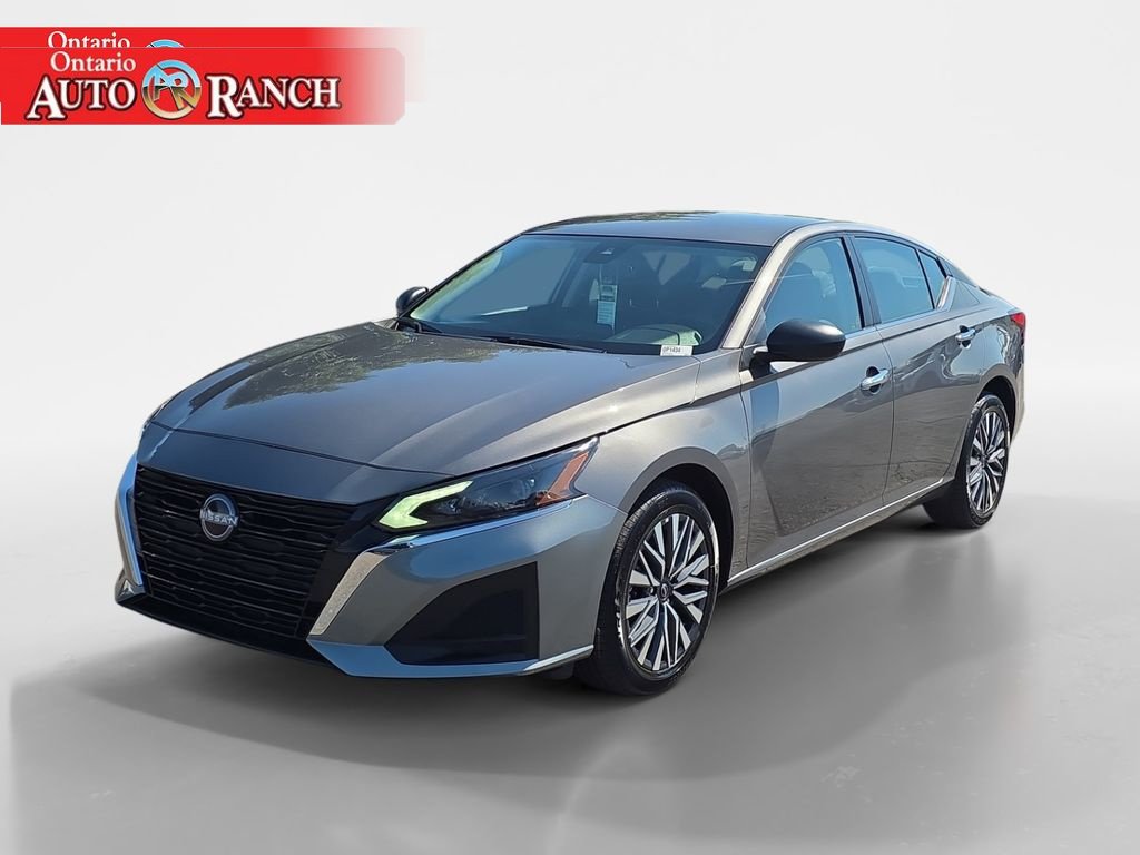 Used 2025 Nissan Altima 2.5 SV AWD/4WD image 7