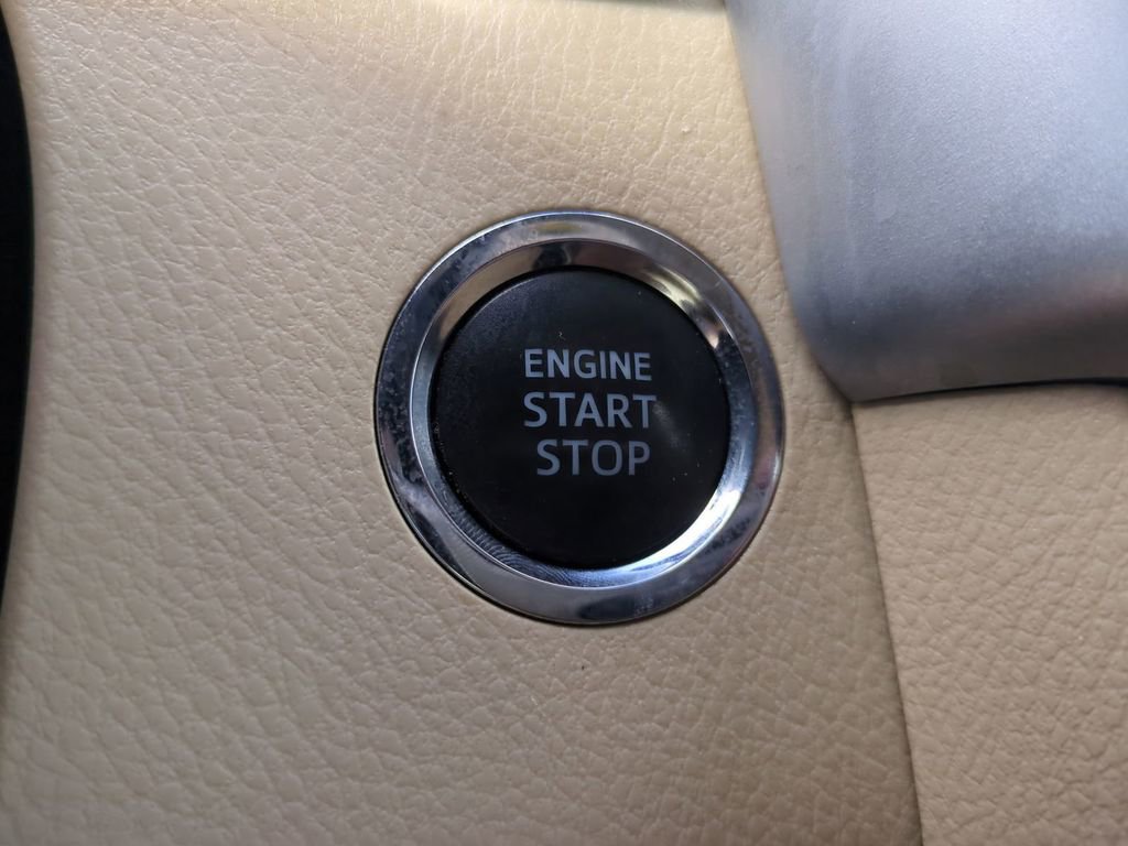 Used 2015 Toyota Highlander Limited w/ Driver Technology Package image 39