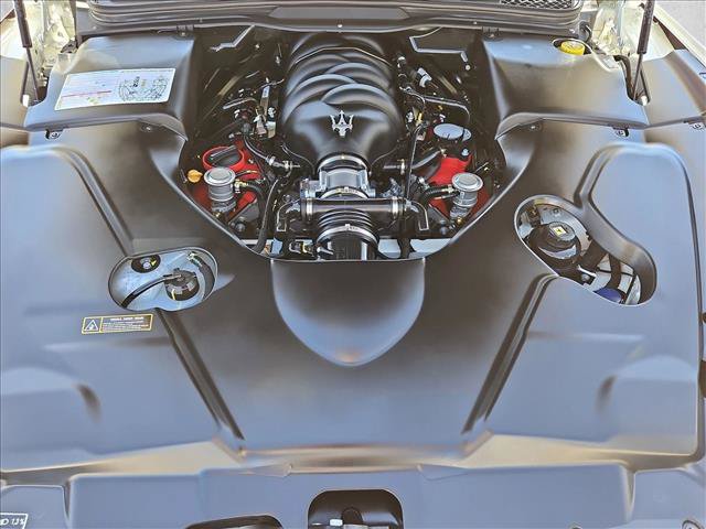 Used 2010 Maserati GranTurismo Convertible RWD image 16