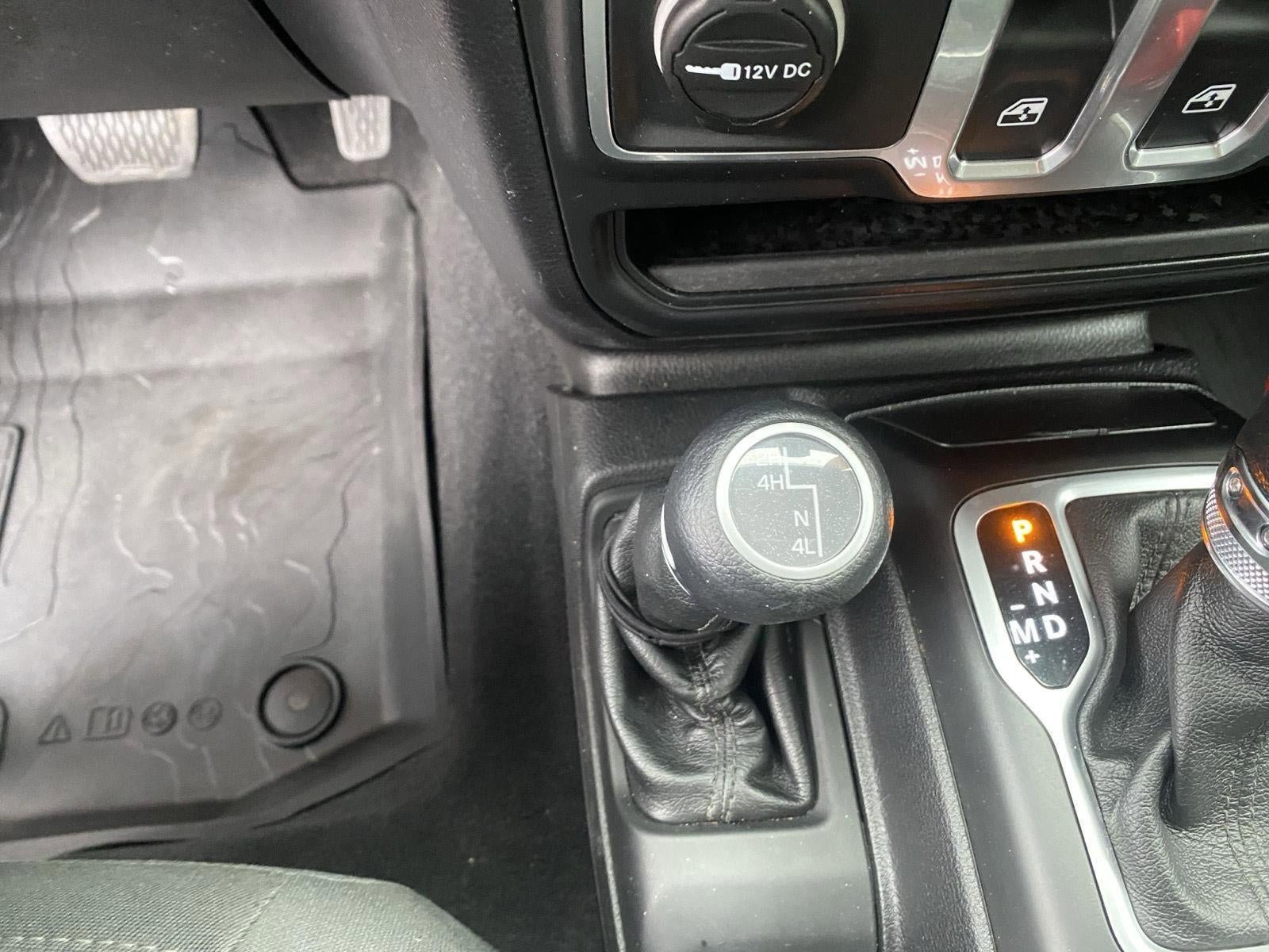 Used 2018 Jeep Wrangler Sport AWD/4WD image 34