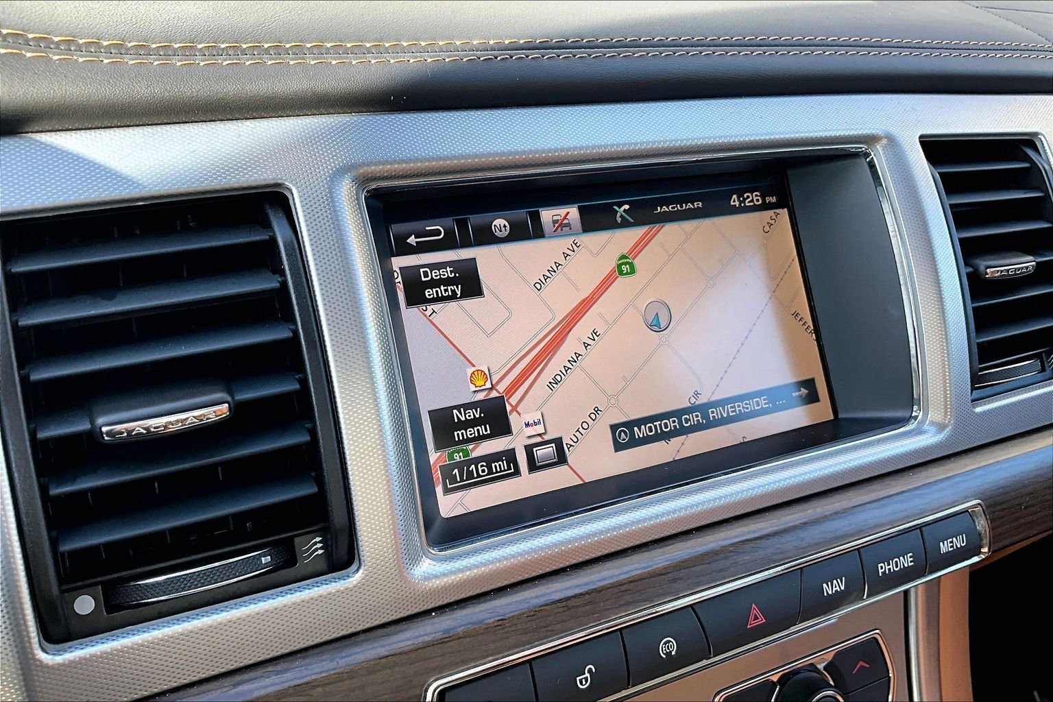 Used 2015 Jaguar XF Portfolio RWD image 33