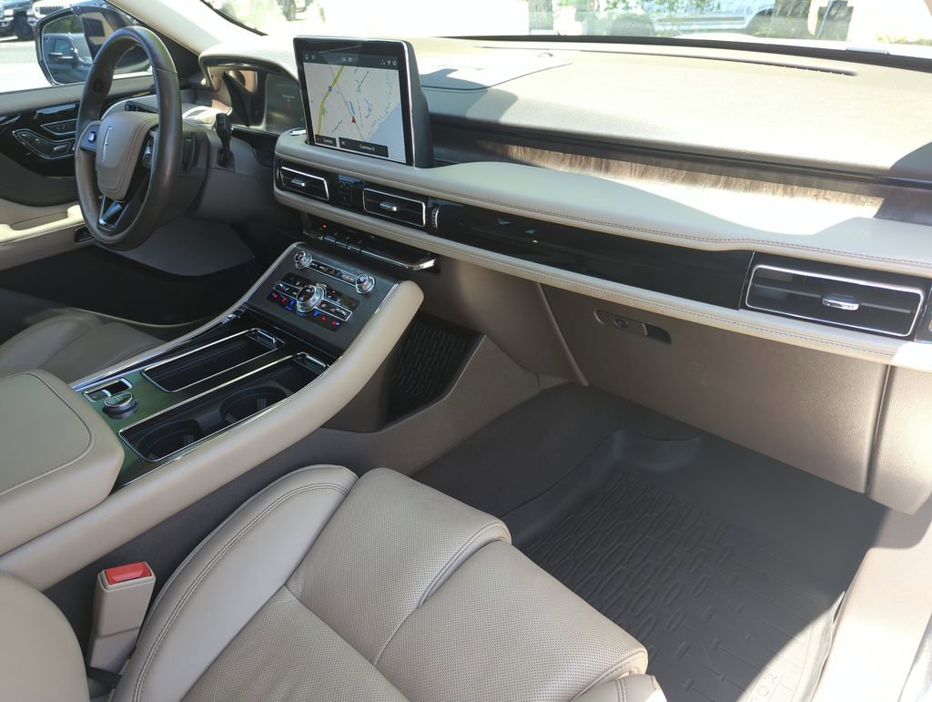 Used 2020 Lincoln Aviator Reserve w/ Equipment Group 202A image 39