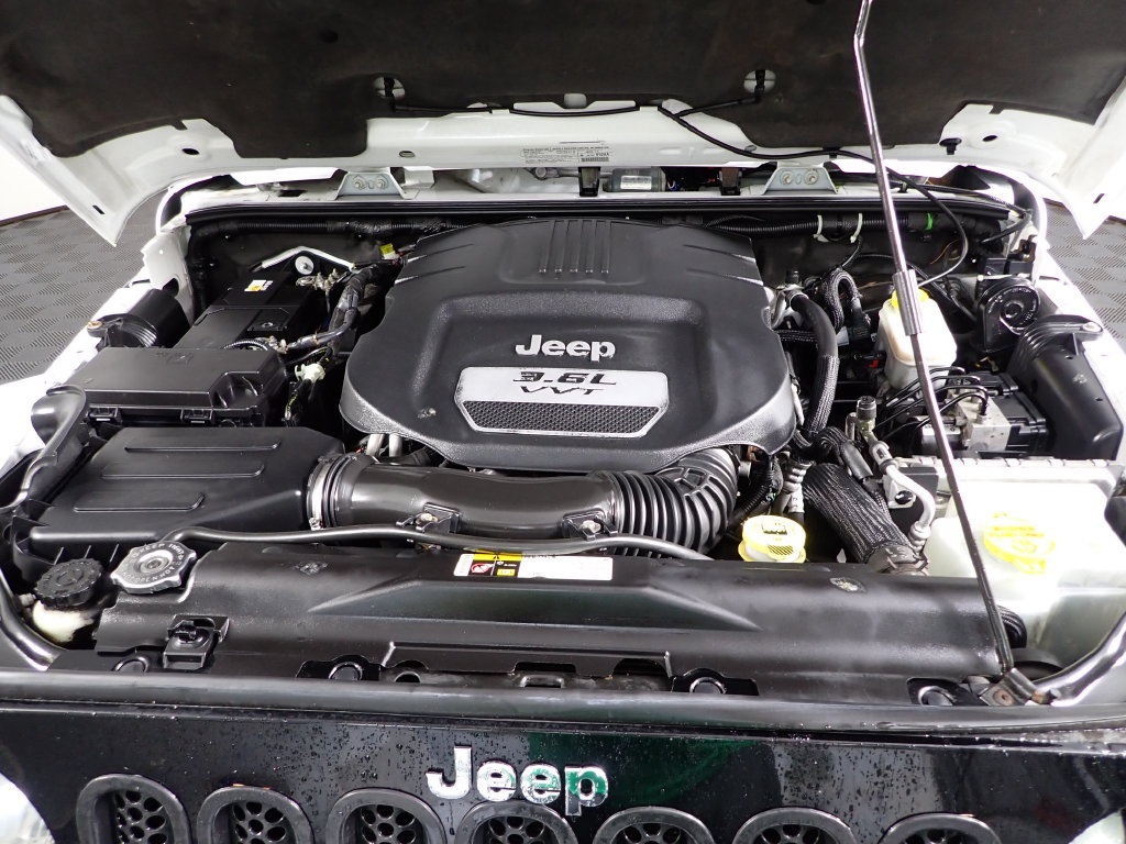 Used 2013 Jeep Wrangler Unlimited Sahara w/ Dual Top Group AWD/4WD image 35