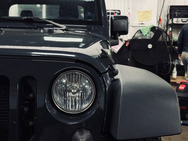 Used 2018 Jeep Wrangler Sport image 3