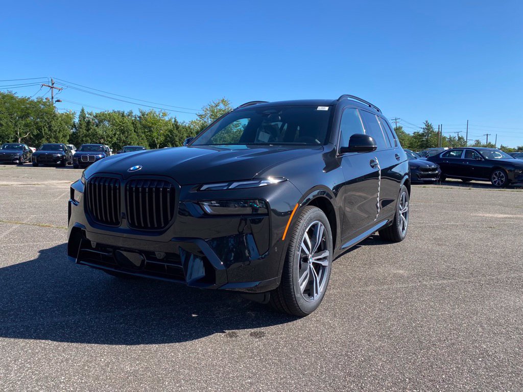 New 2027 BMW X7 xDrive40i w/ M Sport Package
