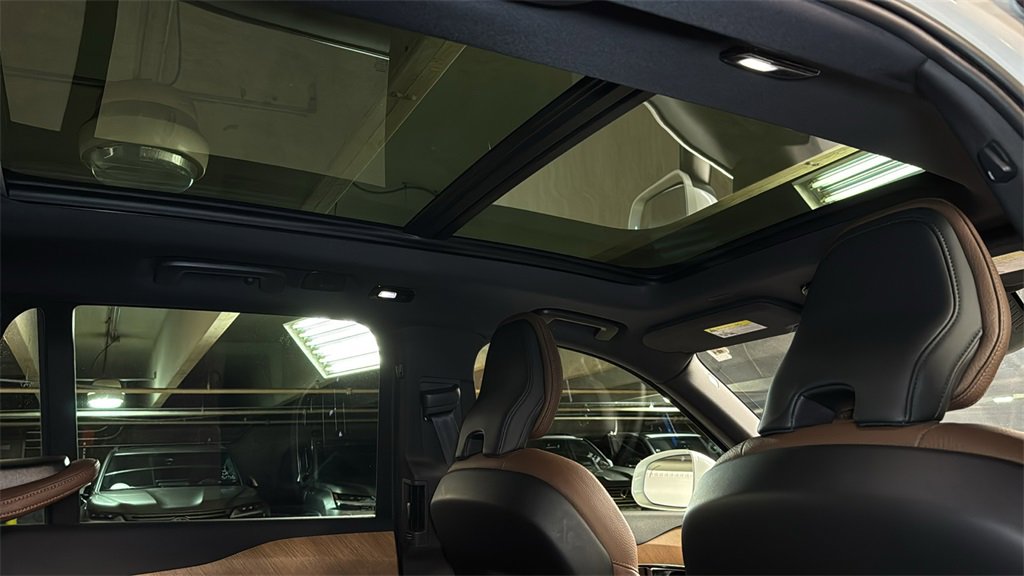 Used 2023 Volvo XC90 B6 Plus image 14