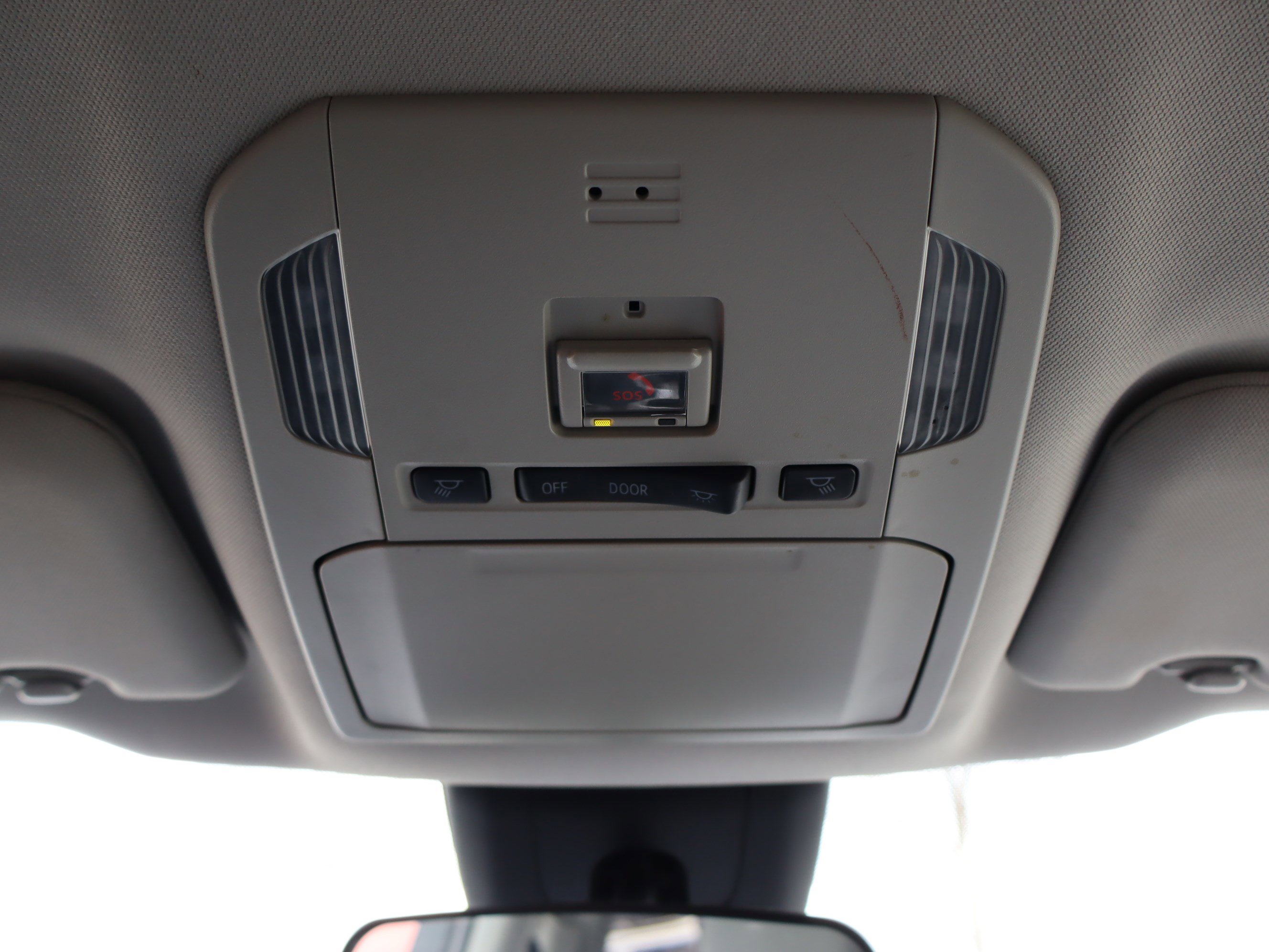 Used 2021 Toyota Highlander LE FWD image 30