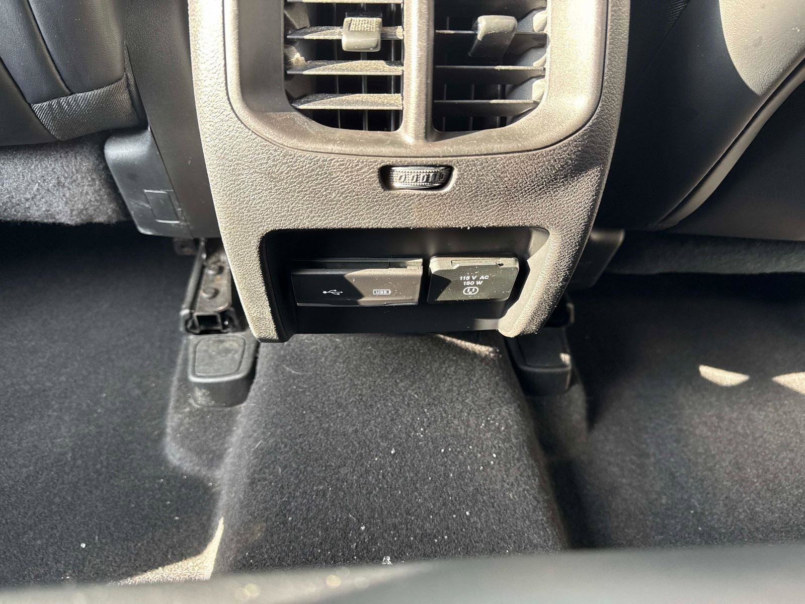 Used 2019 Jeep Cherokee Limited image 16