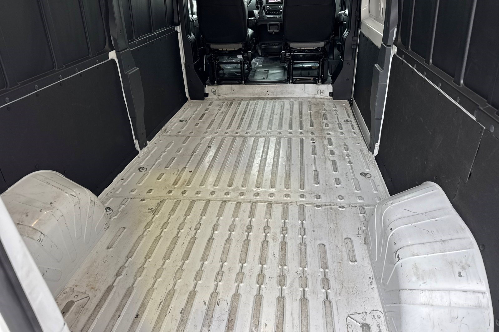 Used 2025 RAM ProMaster 2500 w/ Convenience Group FWD image 25