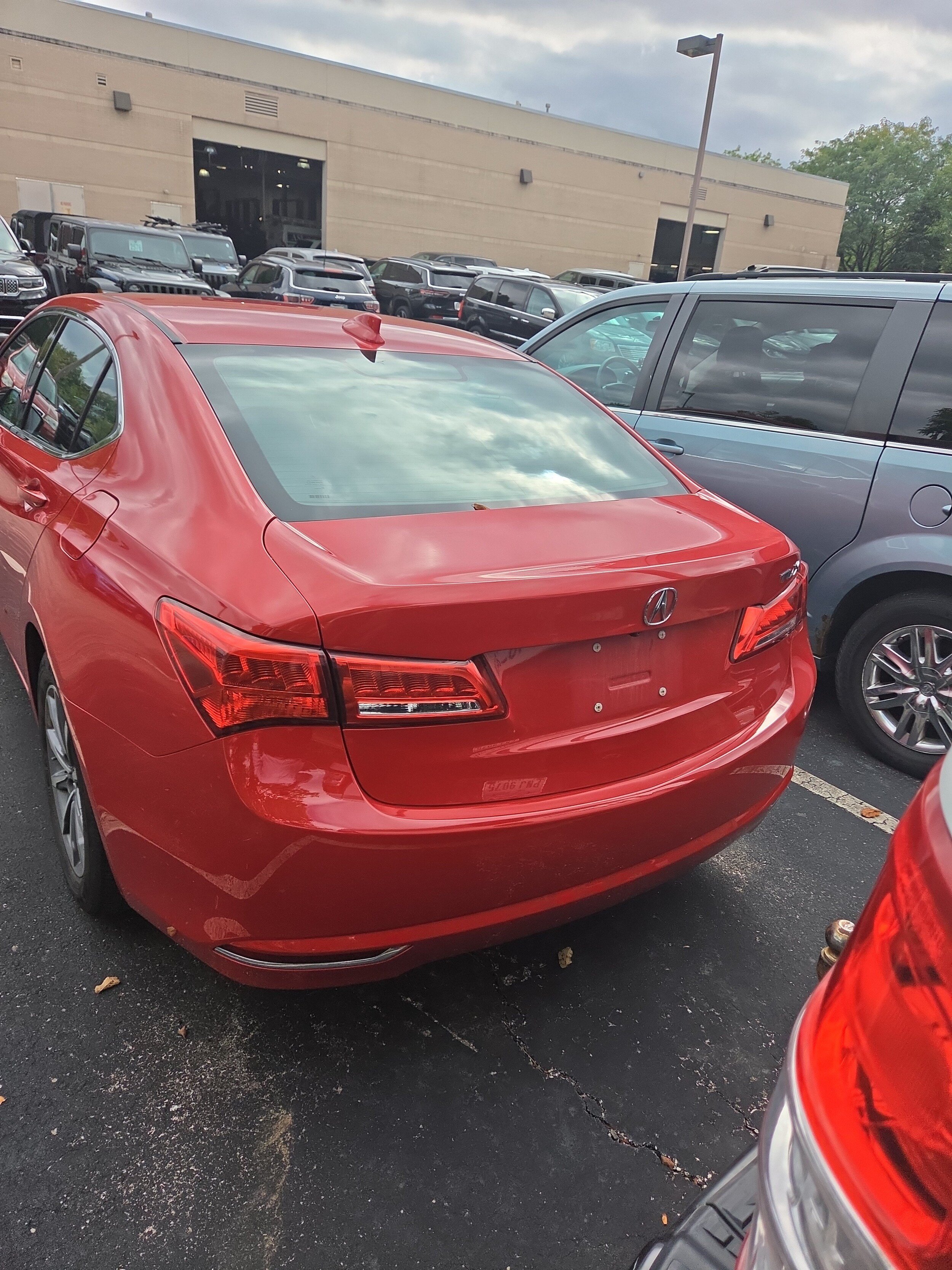 Used 2018 Acura TLX FWD image 4