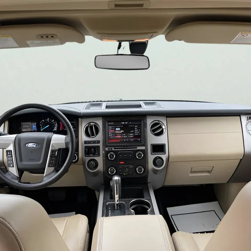 Used 2015 Ford Expedition EL Limited w/ Equipment Group 301A AWD/4WD image 9