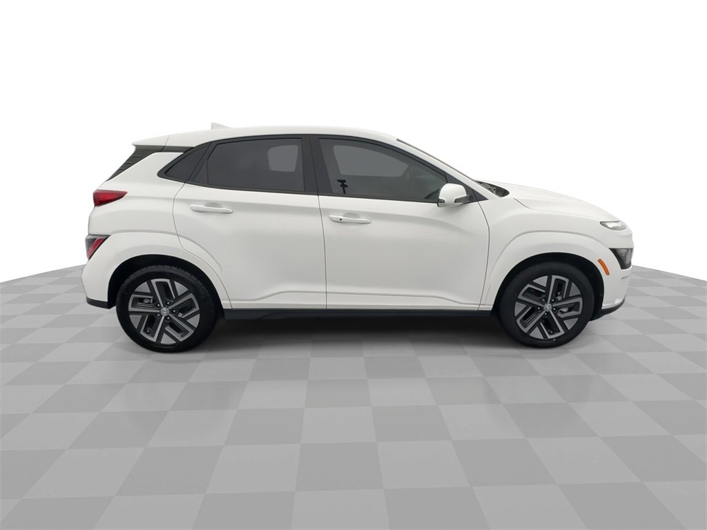Used 2023 Hyundai Kona SE w/ Cargo Package image 9