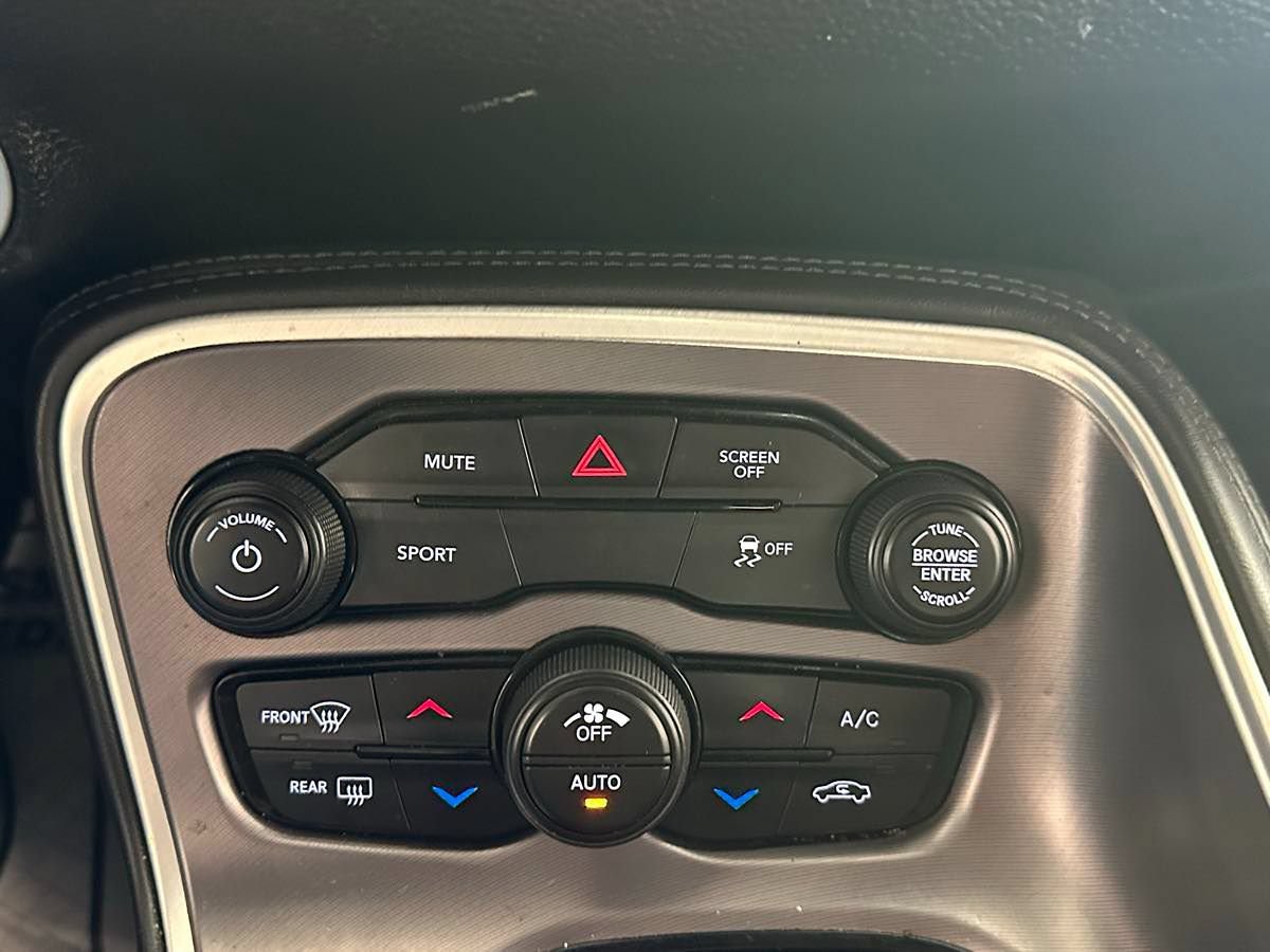 Used 2020 Dodge Challenger SXT RWD image 32