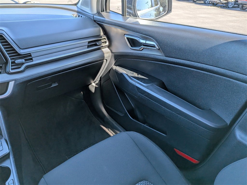 Used 2024 Kia Sportage LX image 13