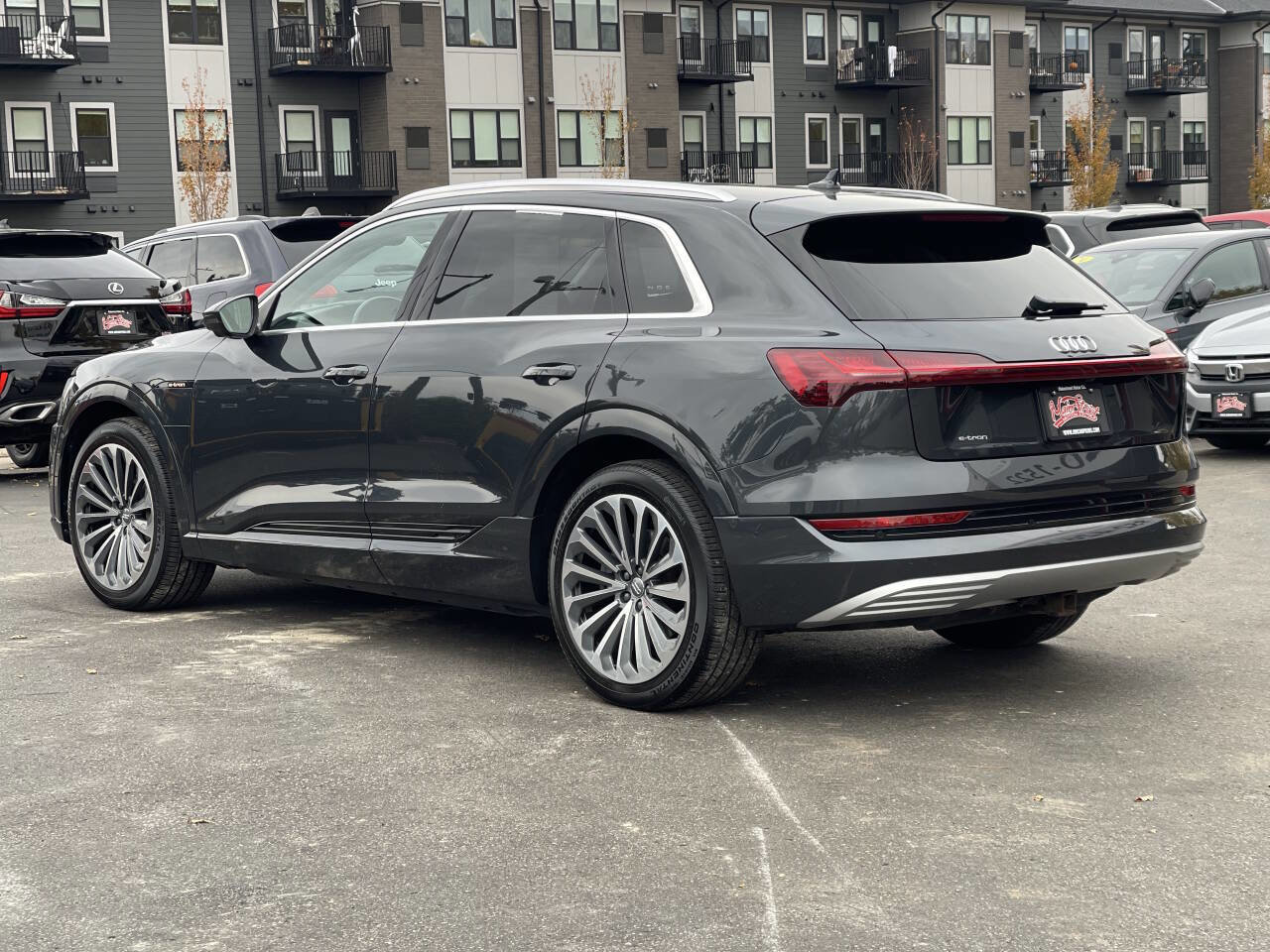 Used 2019 Audi e-tron Prestige w/ Prestige Package image 4