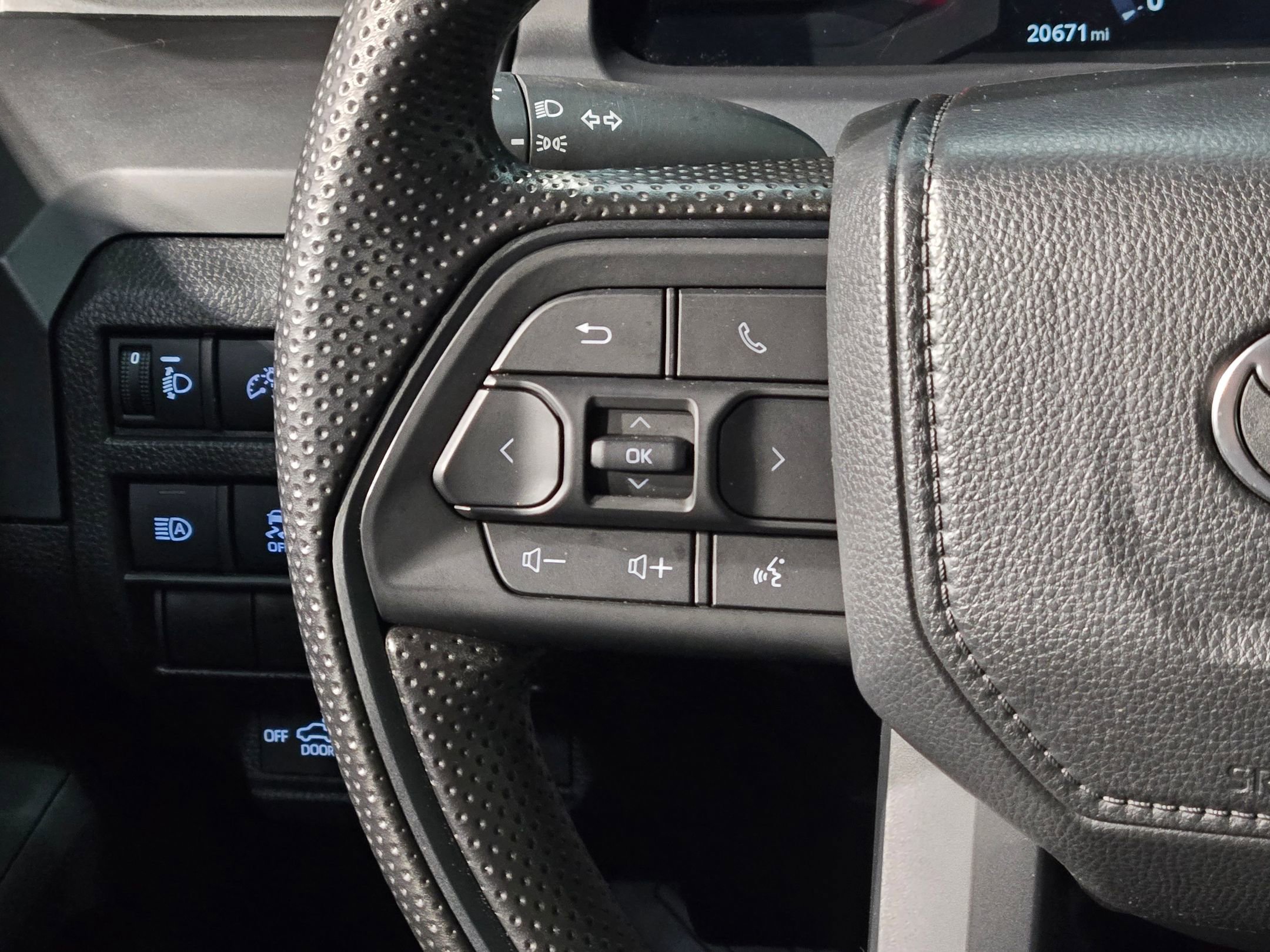 Used 2024 Toyota Tacoma SR image 20