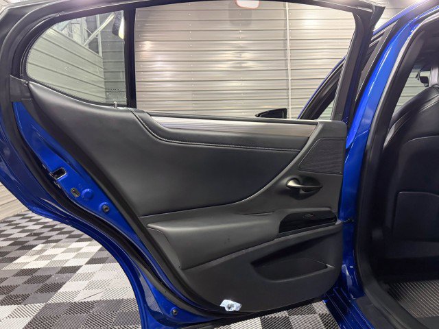 Used 2023 Lexus ES 300h F Sport image 37