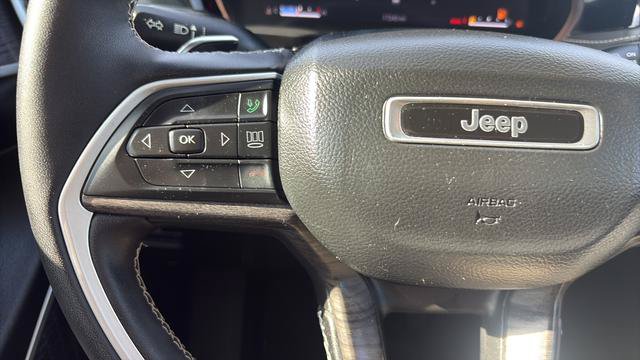 Used 2022 Jeep Grand Cherokee L Limited AWD/4WD image 9