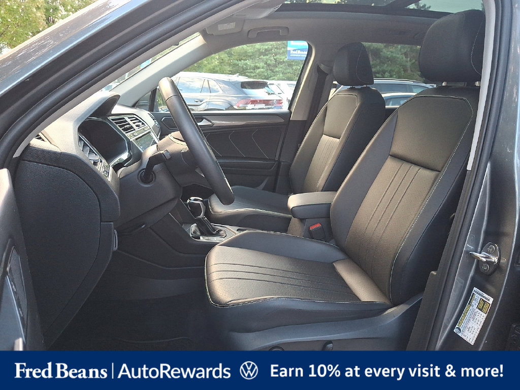 Certified 2023 Volkswagen Tiguan SE w/ Panoramic Sunroof Package FWD image 19