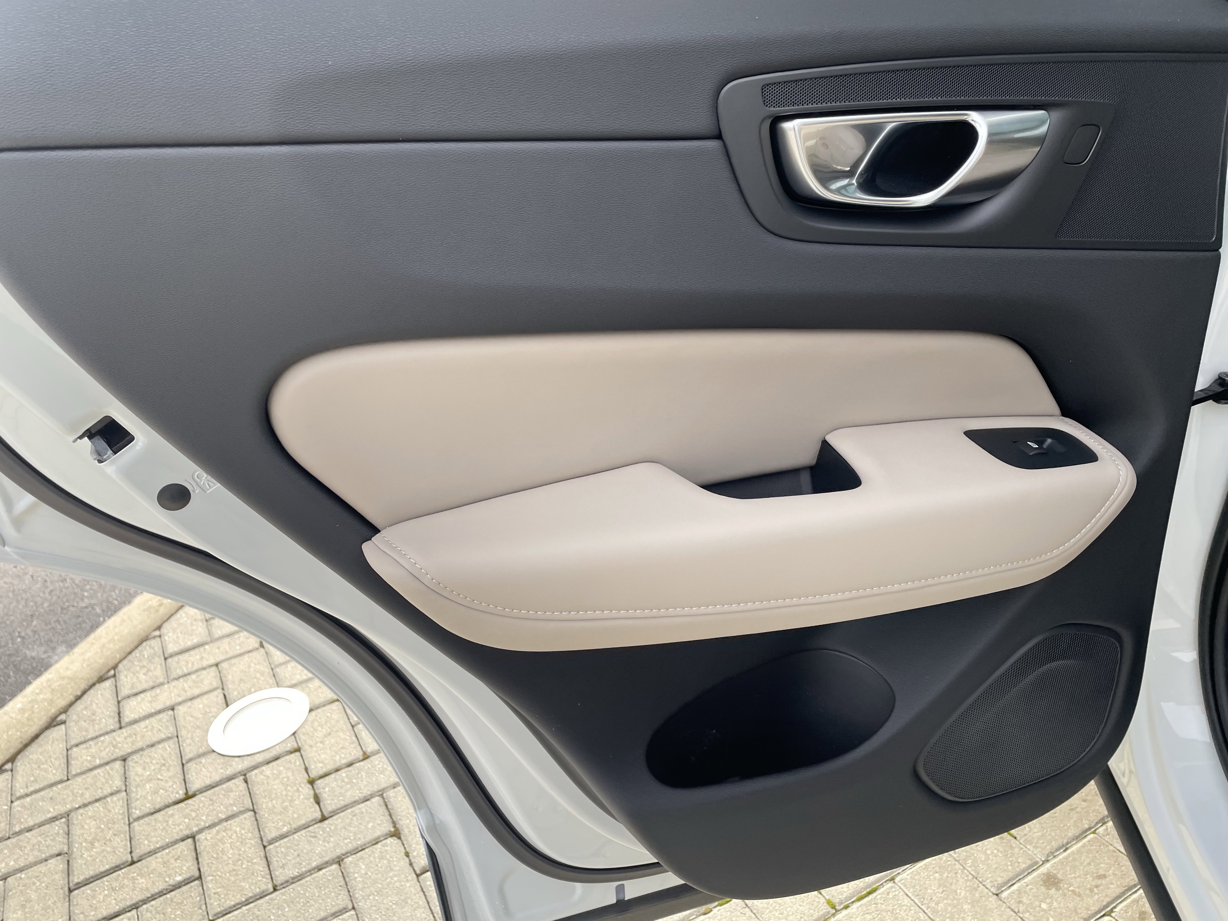 New 2026 Volvo XC60 B5 Plus w/ Protection Package Premier image 11