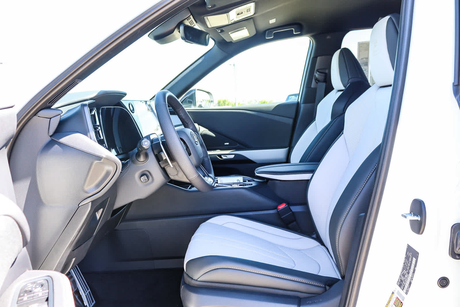 New 2026 Lexus TX 500h AWD image 19