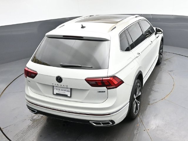 Used 2024 Volkswagen Tiguan SEL R-Line AWD/4WD image 40