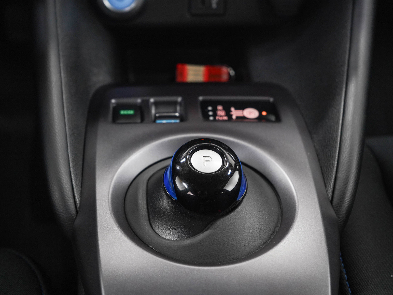 Used 2025 Nissan Leaf S FWD image 17