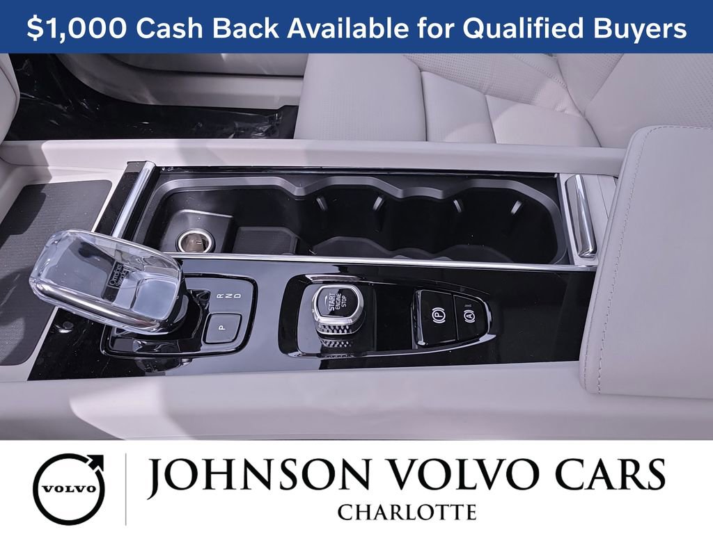 New 2026 Volvo XC60 B5 Ultra w/ Climate Package image 25