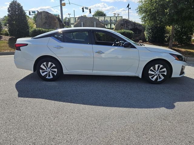Used 2025 Nissan Altima 2.5 S FWD image 9