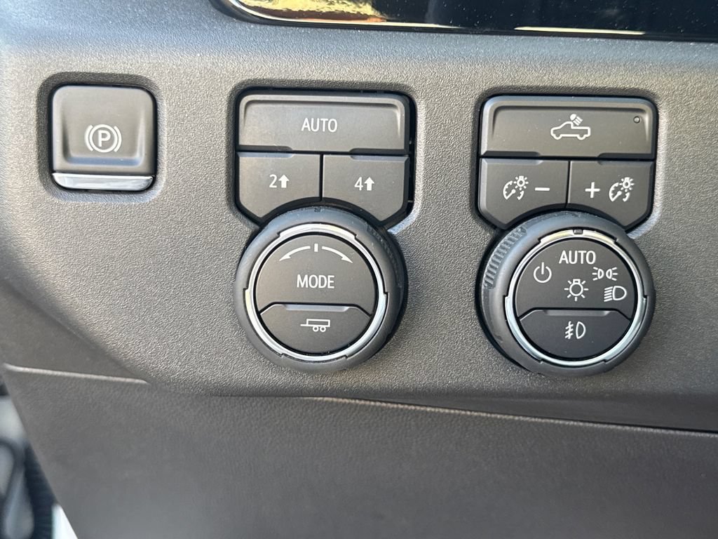 Used 2025 Chevrolet Silverado 1500 RST AWD/4WD image 19