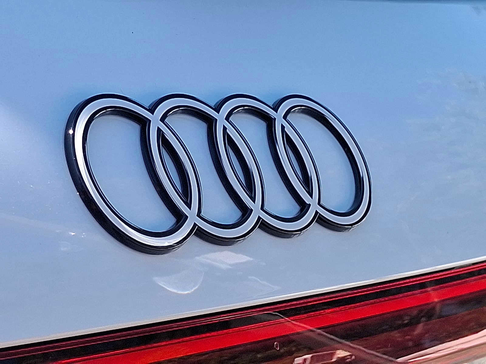 New 2025 Audi Q5 Premium Plus image 17