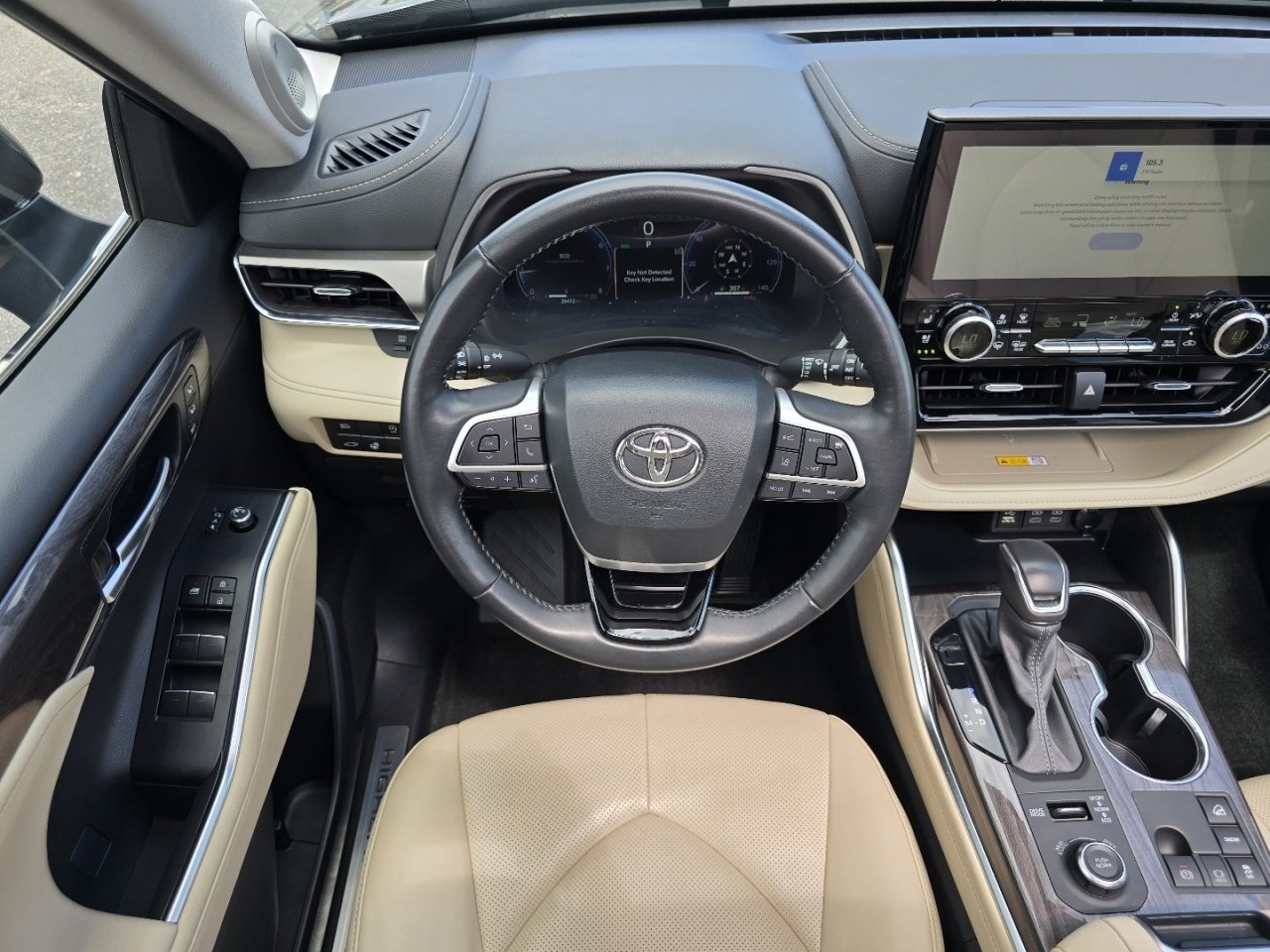 Certified 2024 Toyota Highlander Limited AWD/4WD image 26