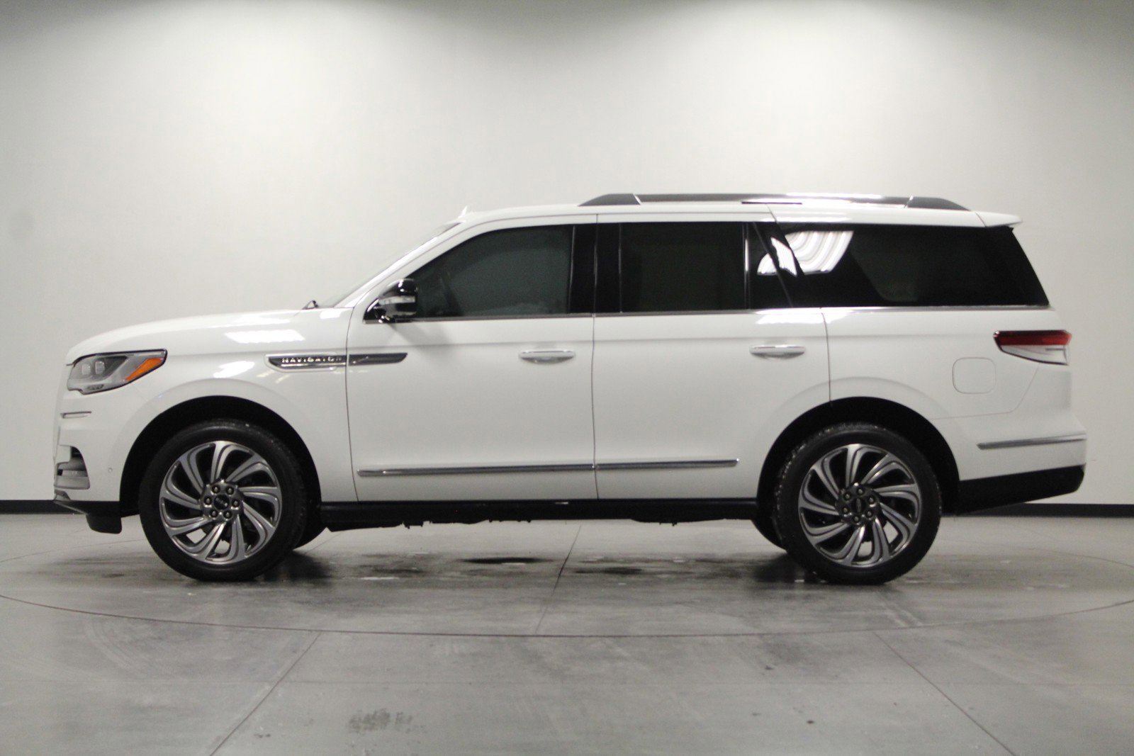 Used 2022 Lincoln Navigator Reserve image 7