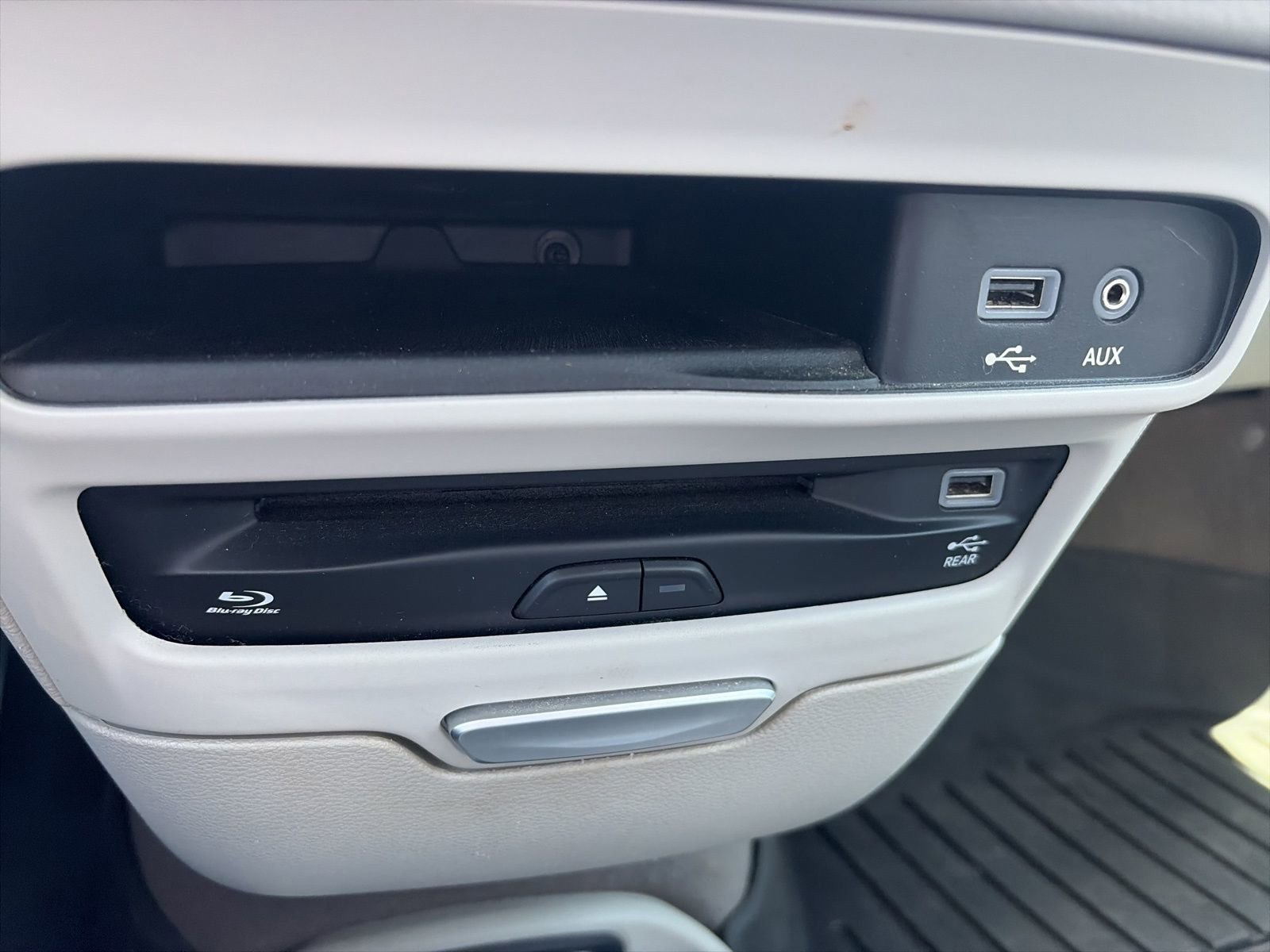 Used 2017 Chrysler Pacifica Touring-L Plus w/ Tire & Wheel Group FWD image 20