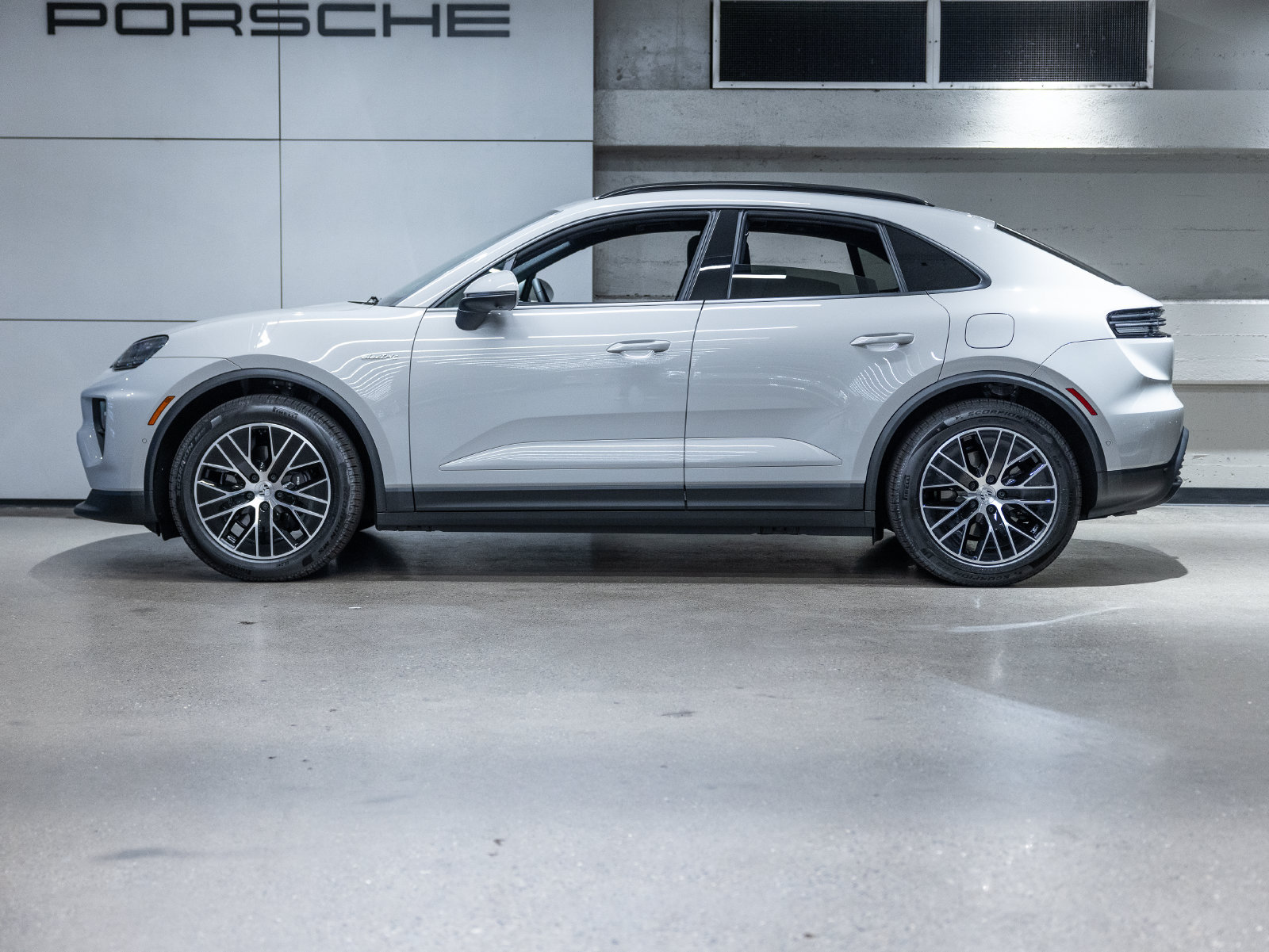 New 2026 Porsche Macan Electric RWD image 2