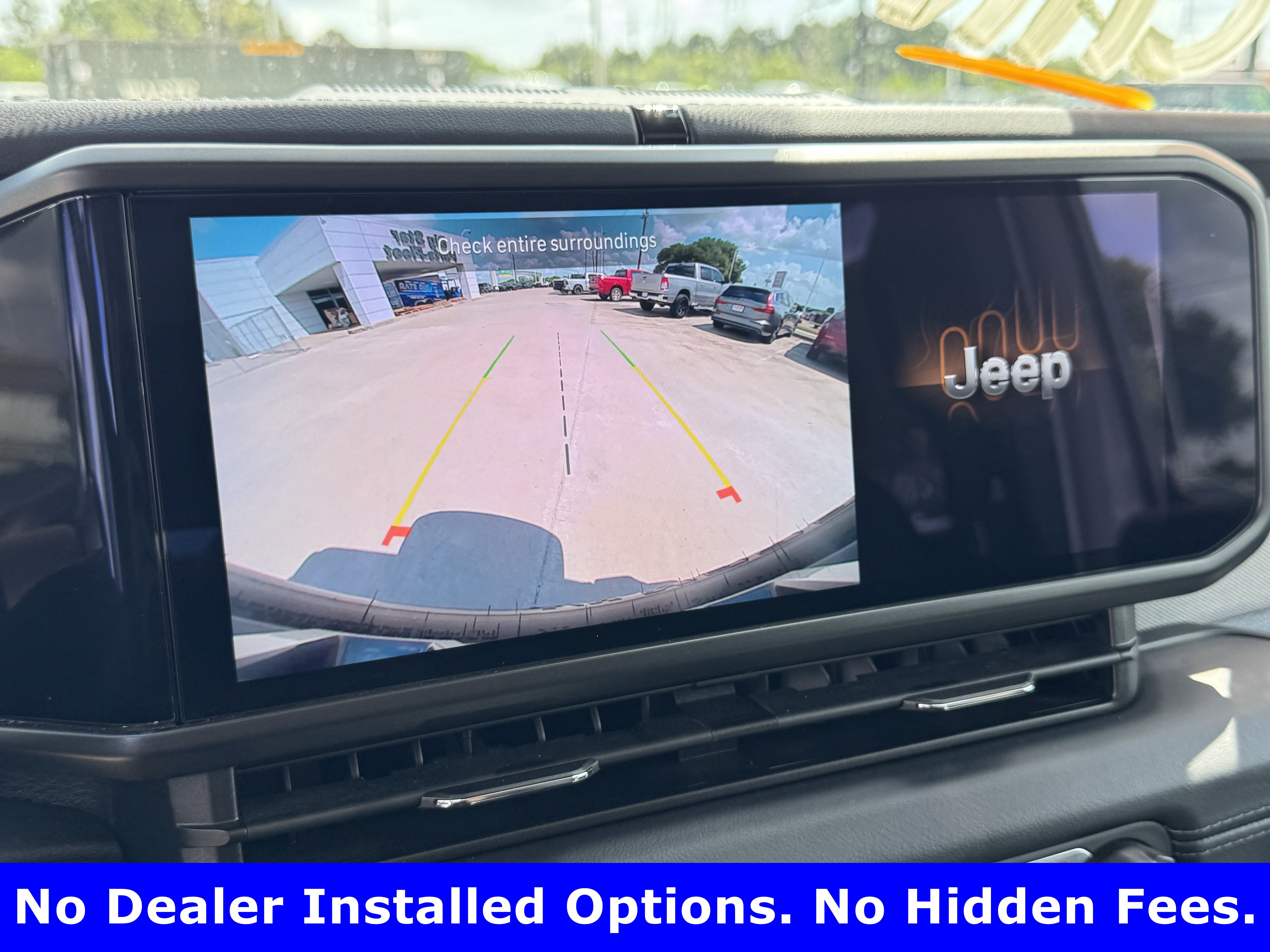 Used 2025 Jeep Wrangler Unlimited Sahara AWD/4WD image 18