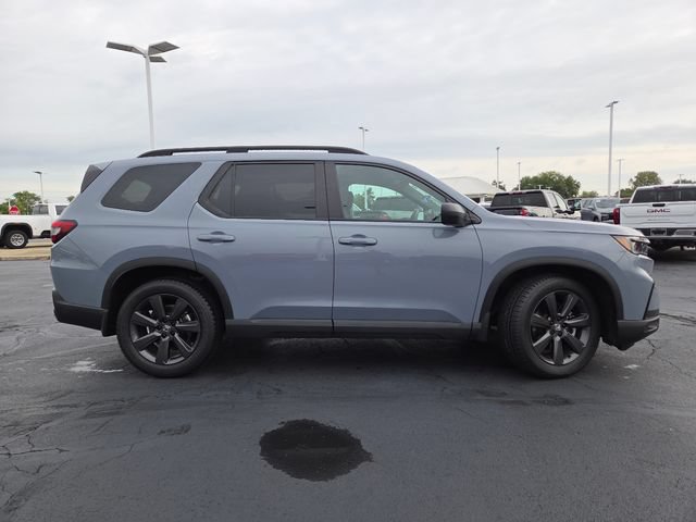 Used 2025 Honda Pilot Sport image 17